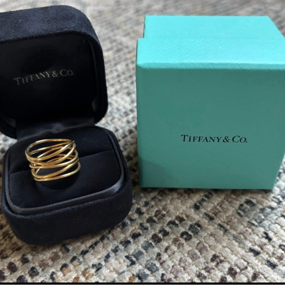 Tiffany & Co. Elegant Gold Multi-Band Ring